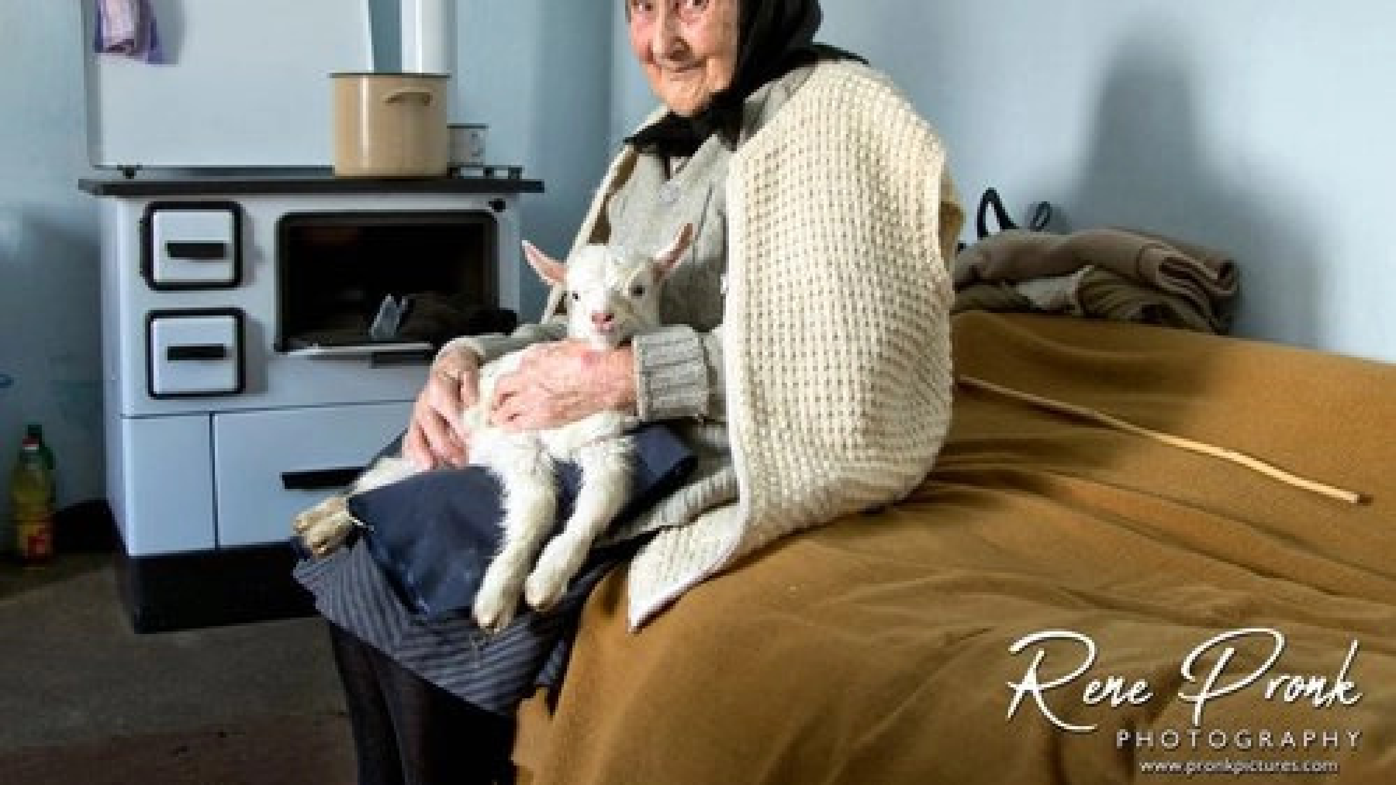 the woman with the lam from Rene Pronk Pictures
